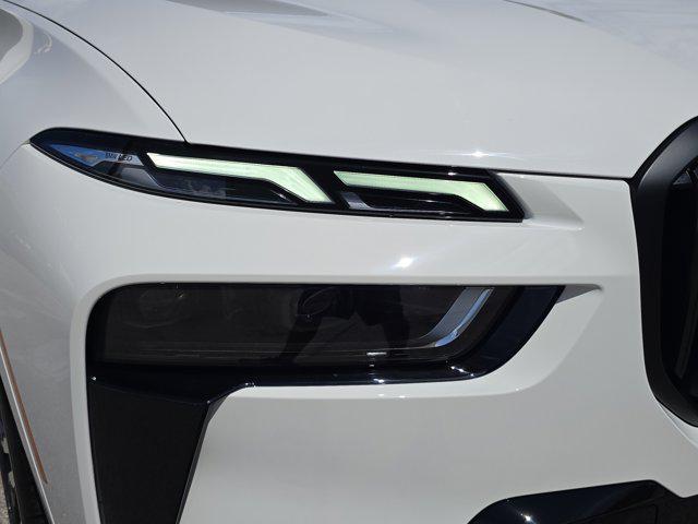 new 2026 BMW X7 car, priced at $100,075