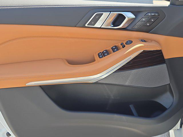 new 2026 BMW X7 car, priced at $100,075