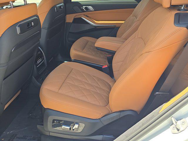 new 2026 BMW X7 car, priced at $100,075