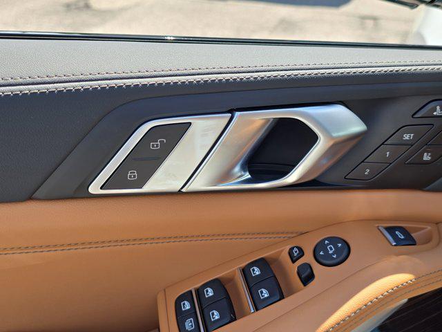 new 2026 BMW X7 car, priced at $100,075