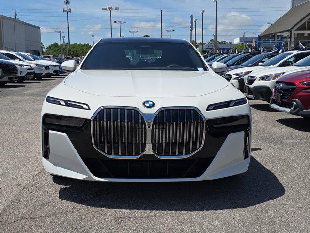 new 2025 BMW 760 car, priced at $125,325