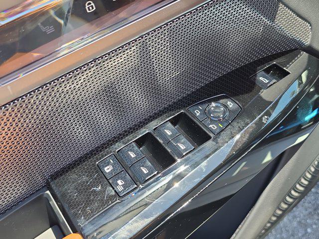 new 2025 BMW 760 car, priced at $125,325