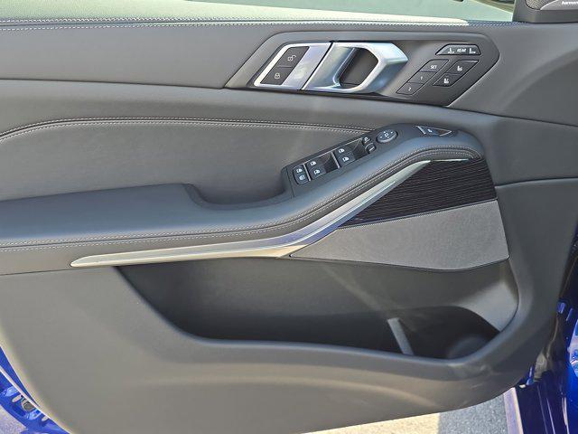 new 2026 BMW X7 car, priced at $119,575