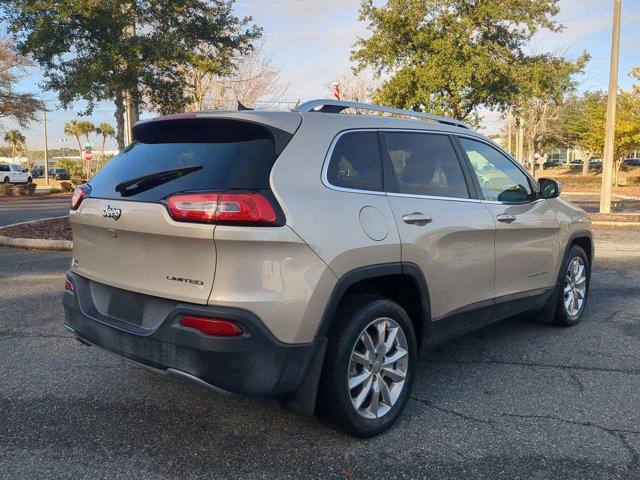 used 2015 Jeep Cherokee car, priced at $12,999