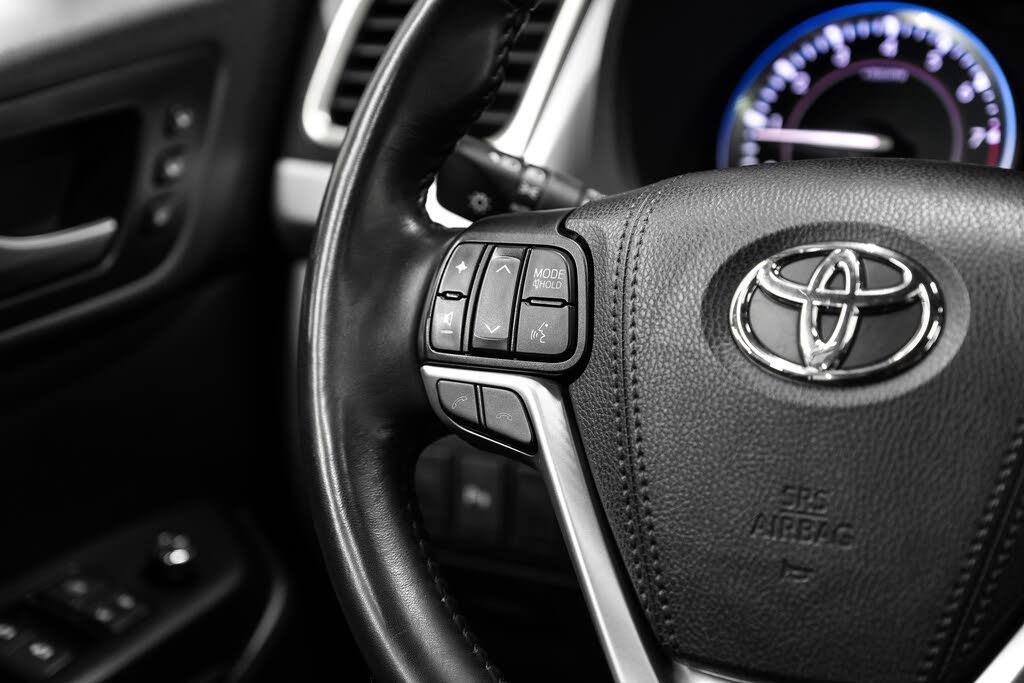 used 2019 Toyota Highlander car, priced at $23,494