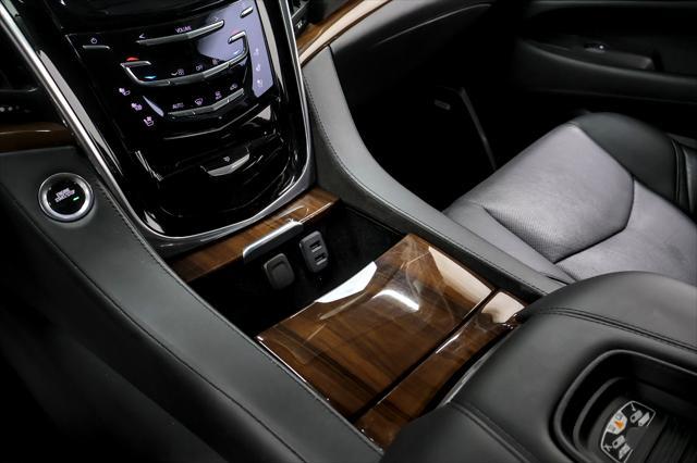 used 2020 Cadillac Escalade ESV car, priced at $29,991