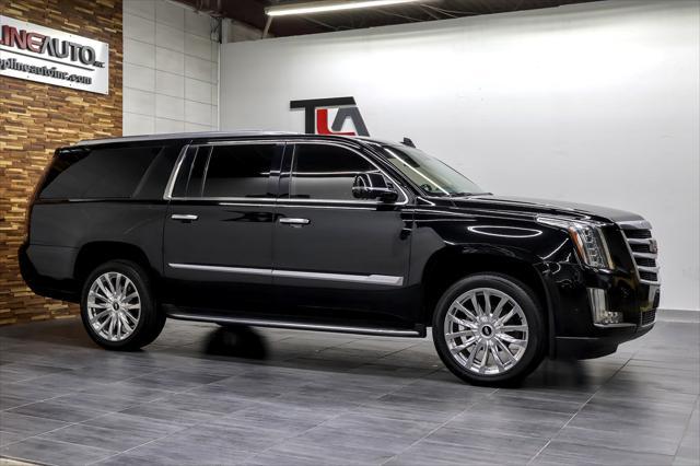 used 2019 Cadillac Escalade ESV car, priced at $23,391