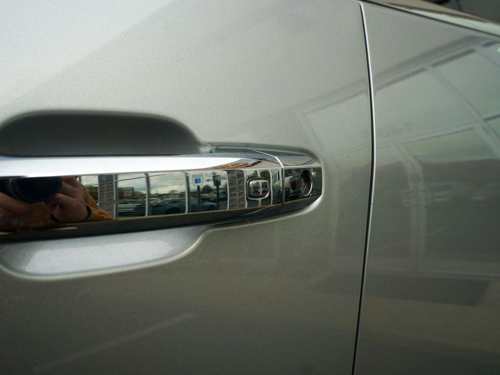 used 2021 GMC Sierra 2500 car, priced at $48,944