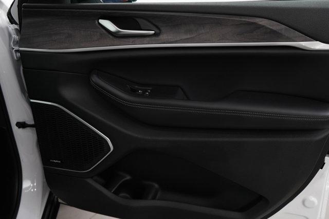 used 2024 Jeep Grand Cherokee car, priced at $28,998