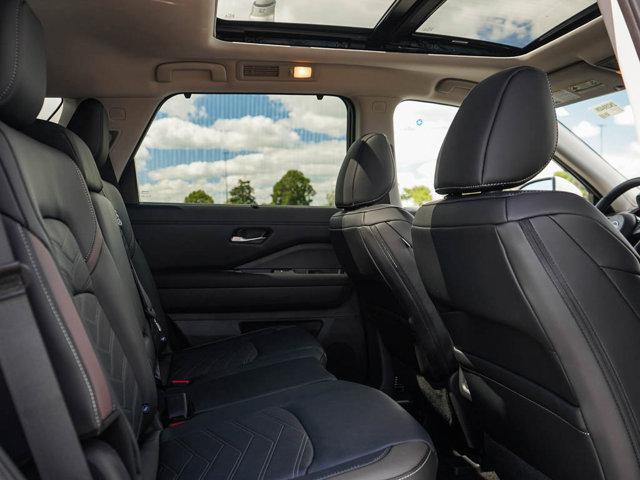 new 2025 Nissan Pathfinder car, priced at $45,099