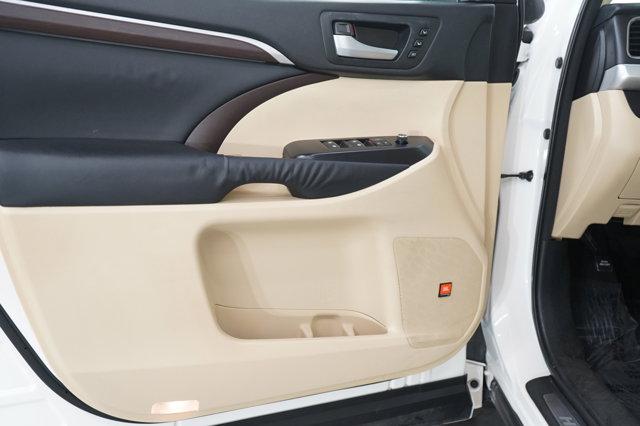 used 2015 Toyota Highlander car, priced at $17,998