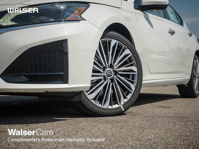 new 2025 Nissan Altima car, priced at $35,299