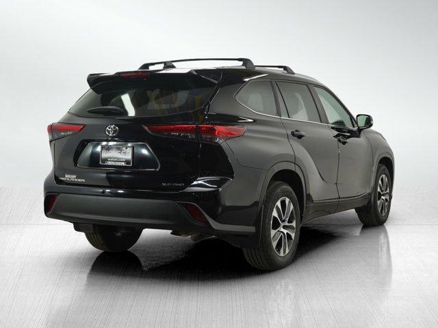 used 2023 Toyota Highlander car, priced at $39,998