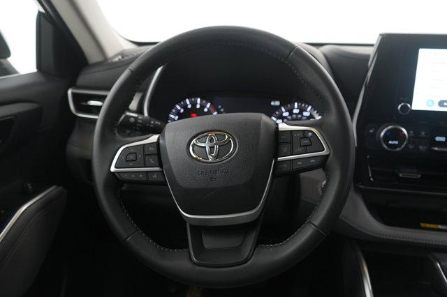 used 2023 Toyota Highlander car, priced at $39,998