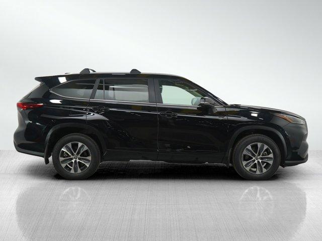 used 2023 Toyota Highlander car, priced at $39,998