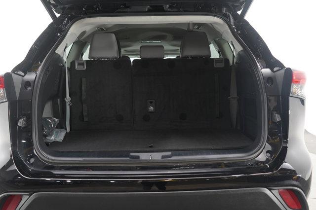 used 2023 Toyota Highlander car, priced at $39,998