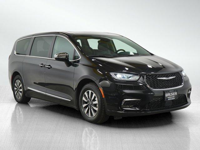 used 2023 Chrysler Pacifica Hybrid car, priced at $31,599