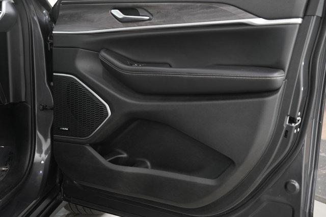 used 2023 Jeep Grand Cherokee car, priced at $31,399