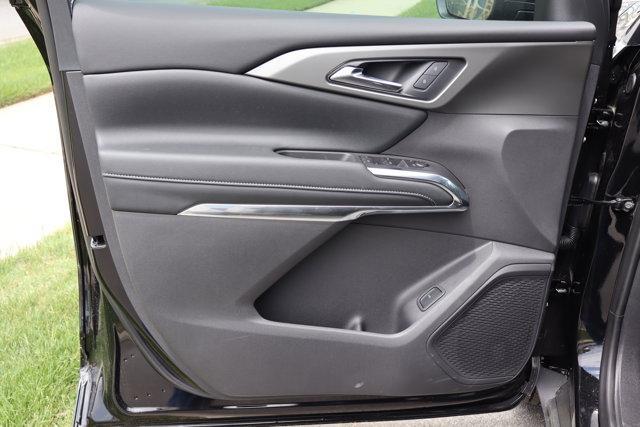 new 2025 Chevrolet Traverse car, priced at $44,194