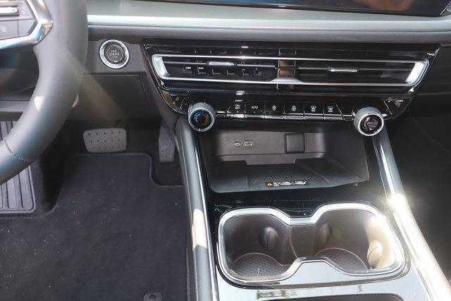 new 2025 Chevrolet Traverse car, priced at $49,221