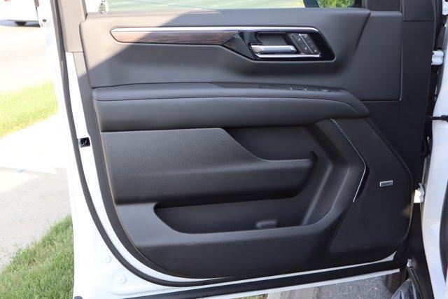 new 2025 Chevrolet Suburban car, priced at $72,170