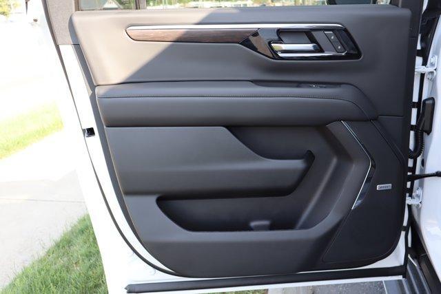 new 2025 Chevrolet Suburban car, priced at $72,170