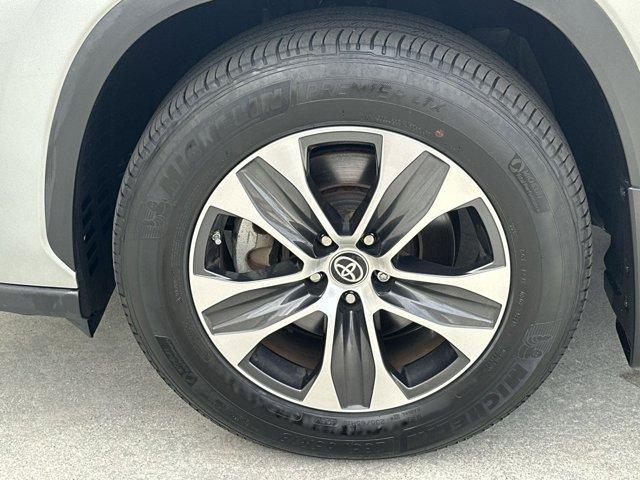 used 2022 Toyota Highlander car, priced at $37,180