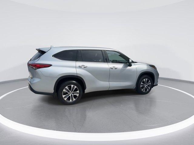 used 2022 Toyota Highlander car, priced at $37,180