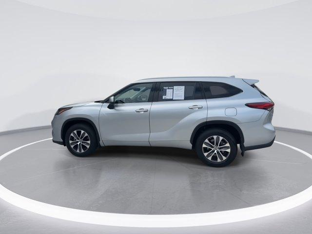 used 2022 Toyota Highlander car, priced at $37,180