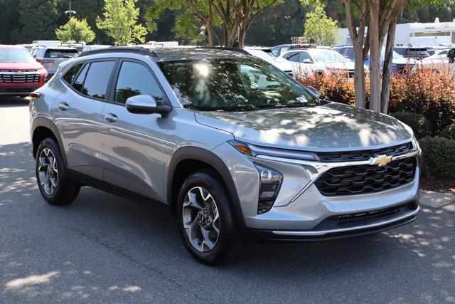 new 2025 Chevrolet Trax car, priced at $24,235