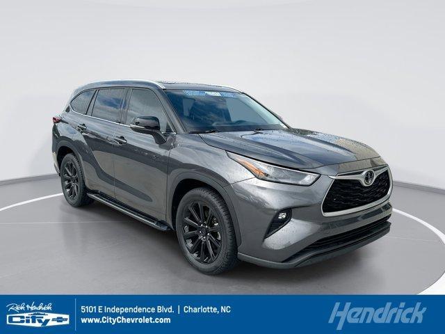 used 2022 Toyota Highlander car, priced at $34,470
