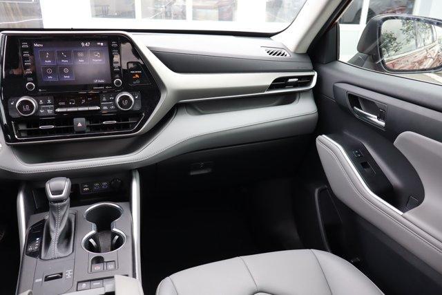 used 2022 Toyota Highlander car, priced at $35,281