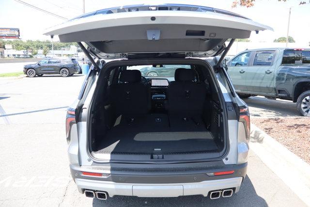 new 2025 Chevrolet Traverse car, priced at $41,141