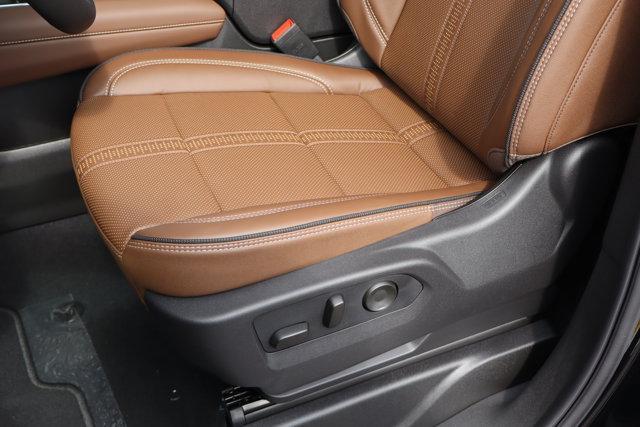 new 2025 Chevrolet Suburban car, priced at $96,754