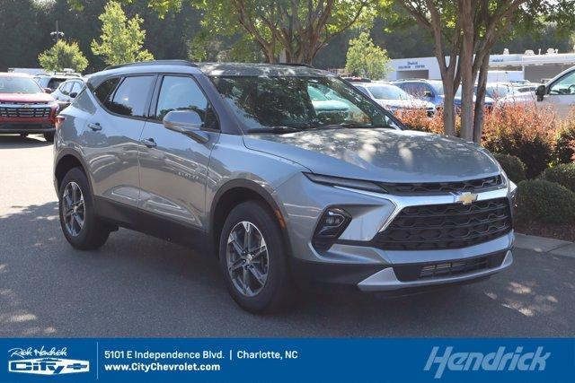 new 2025 Chevrolet Blazer car, priced at $35,404