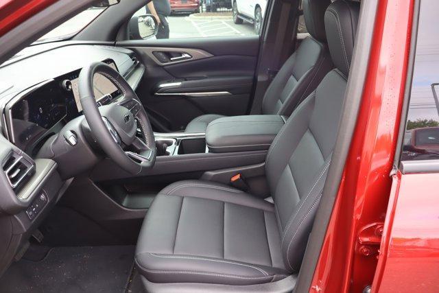 used 2025 Chevrolet Traverse car, priced at $42,865
