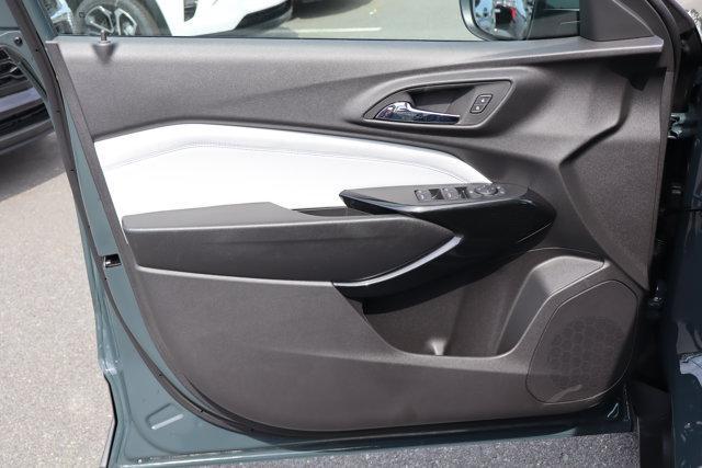 new 2025 Chevrolet Trax car, priced at $23,985