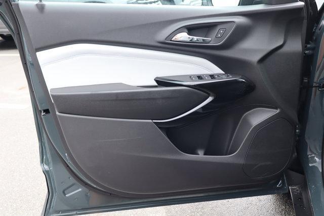 new 2025 Chevrolet Trax car, priced at $24,235