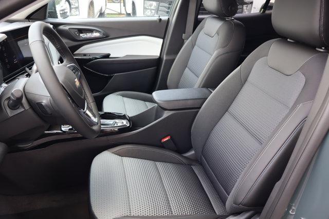 new 2025 Chevrolet Trax car, priced at $24,235