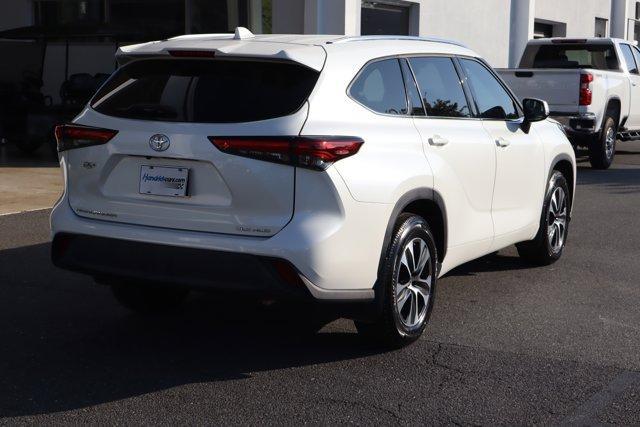 used 2021 Toyota Highlander car, priced at $33,449