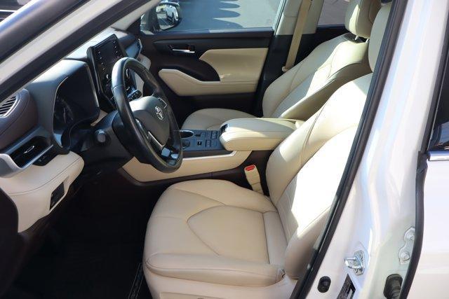 used 2021 Toyota Highlander car, priced at $33,449