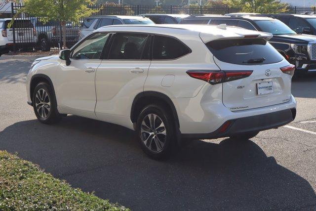 used 2021 Toyota Highlander car, priced at $33,449
