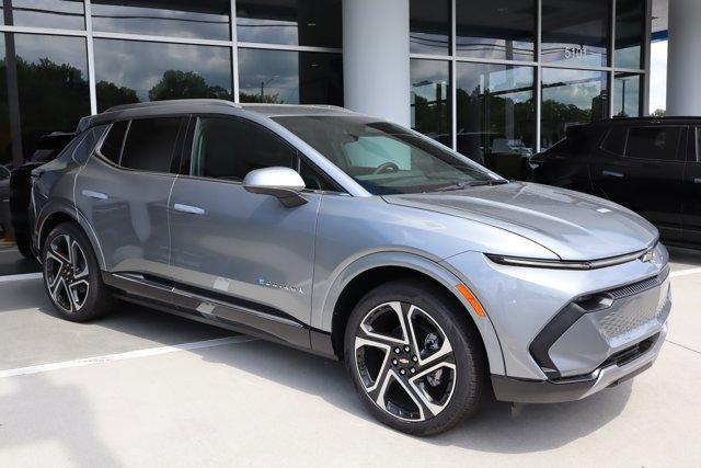 new 2025 Chevrolet Equinox EV car, priced at $39,690