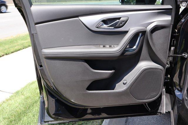 new 2025 Chevrolet Blazer car, priced at $35,021