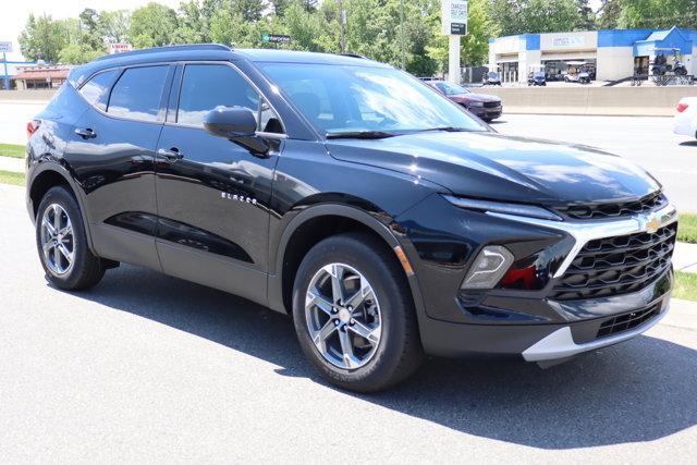 new 2025 Chevrolet Blazer car, priced at $35,404