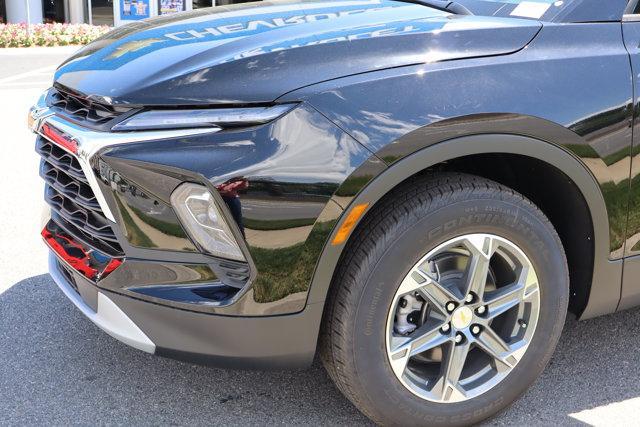 new 2025 Chevrolet Blazer car, priced at $35,404
