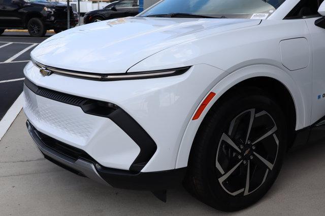 new 2025 Chevrolet Equinox EV car, priced at $36,590