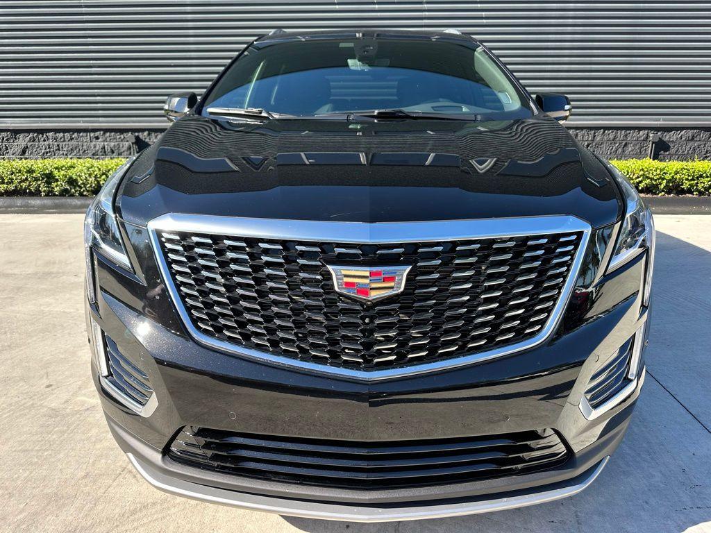 used 2025 Cadillac XT5 car, priced at $41,995