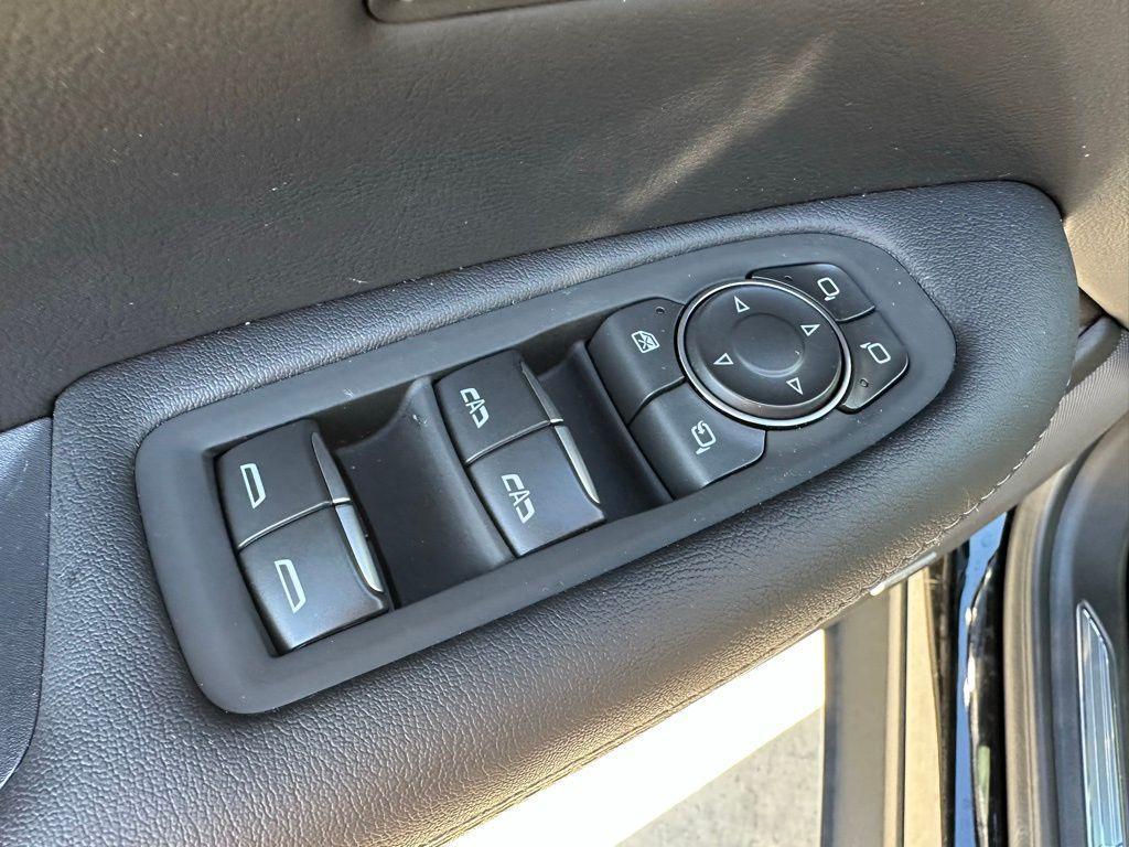 used 2025 Cadillac XT5 car, priced at $41,995