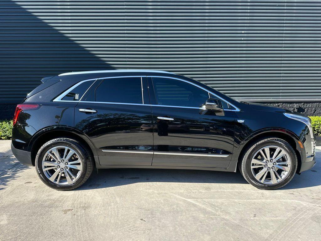 used 2025 Cadillac XT5 car, priced at $41,995